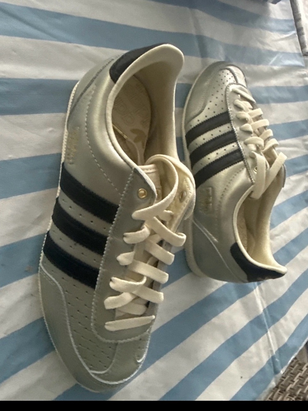 Adidas Originals Japan Shoes Women's 7.5 Men's 6.5.  JS4015 Silver Black